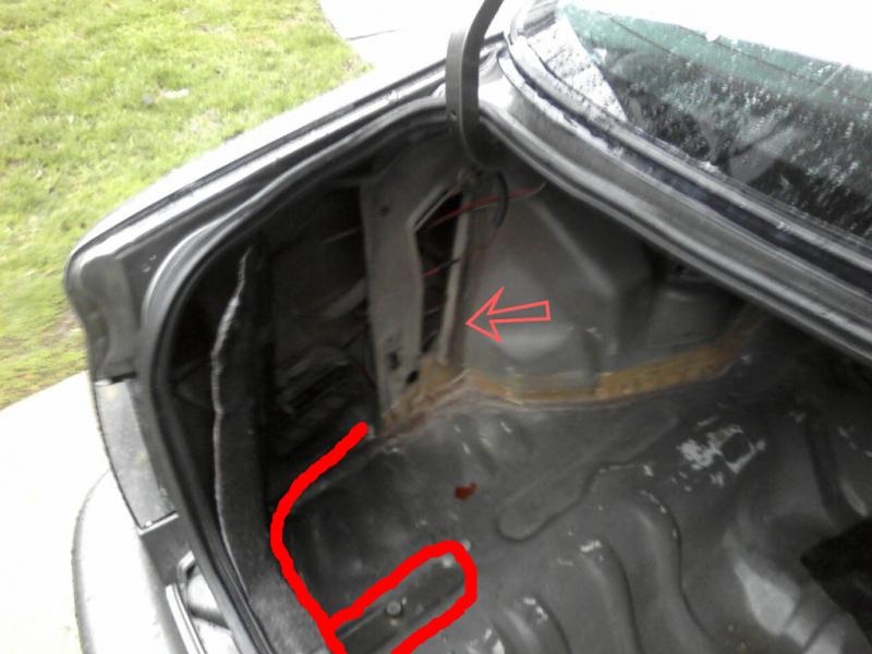 https://honda-tech.com/forums/attachments/honda-civic-del-sol-1992-2000-1/32526d1239746747-water-leaking-into-trunk-whats-hose-pics-included-sspx0279.jpg
