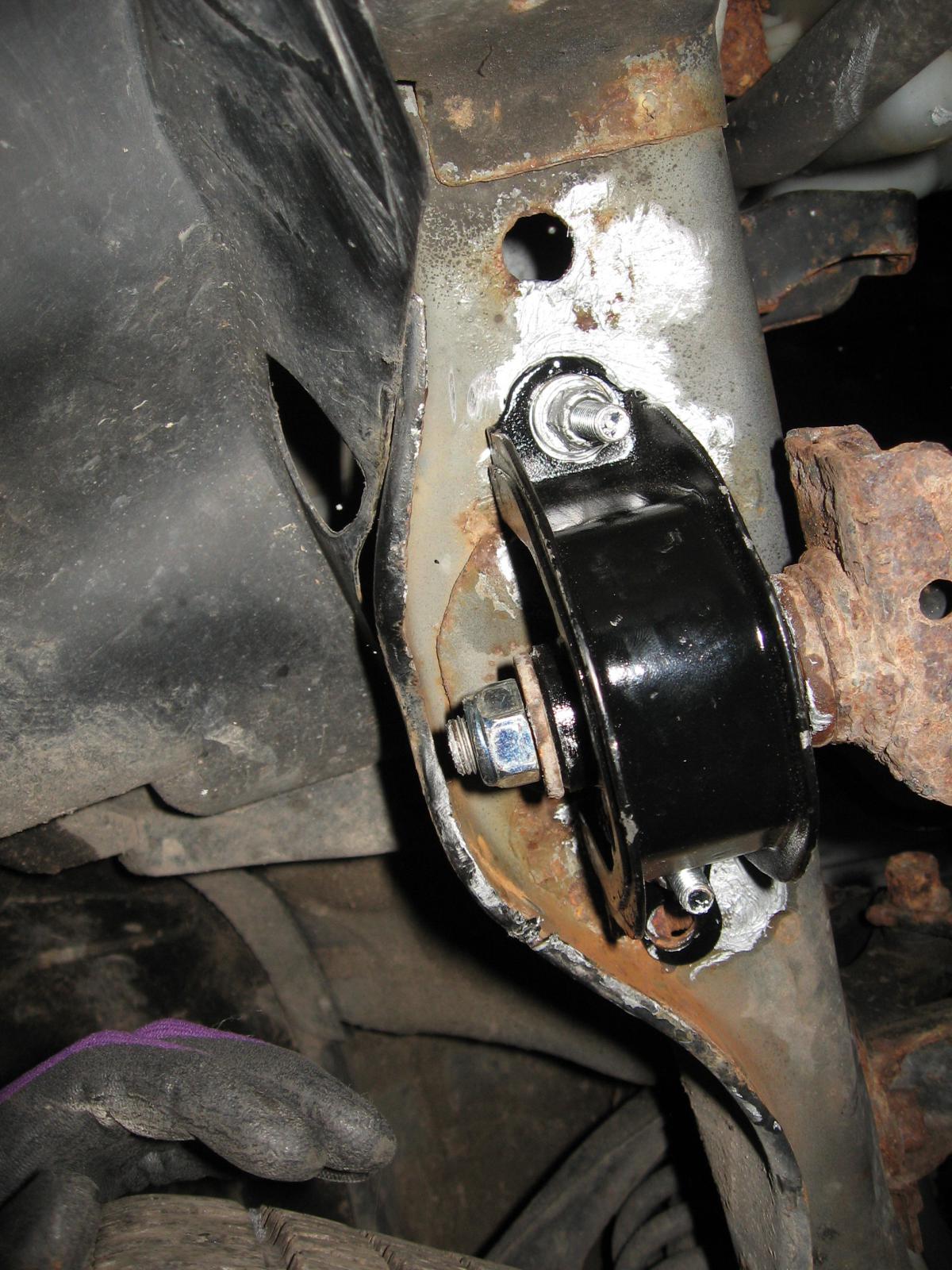 DIY Repair: lower torque mount, lower engine mount broken bolt - Honda-Tech  - Honda Forum Discussion