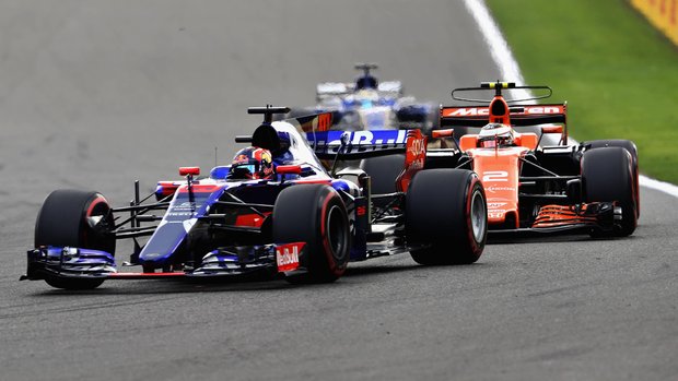 McLaren Honda F1 Split Fernando Alonso Toro Rosso