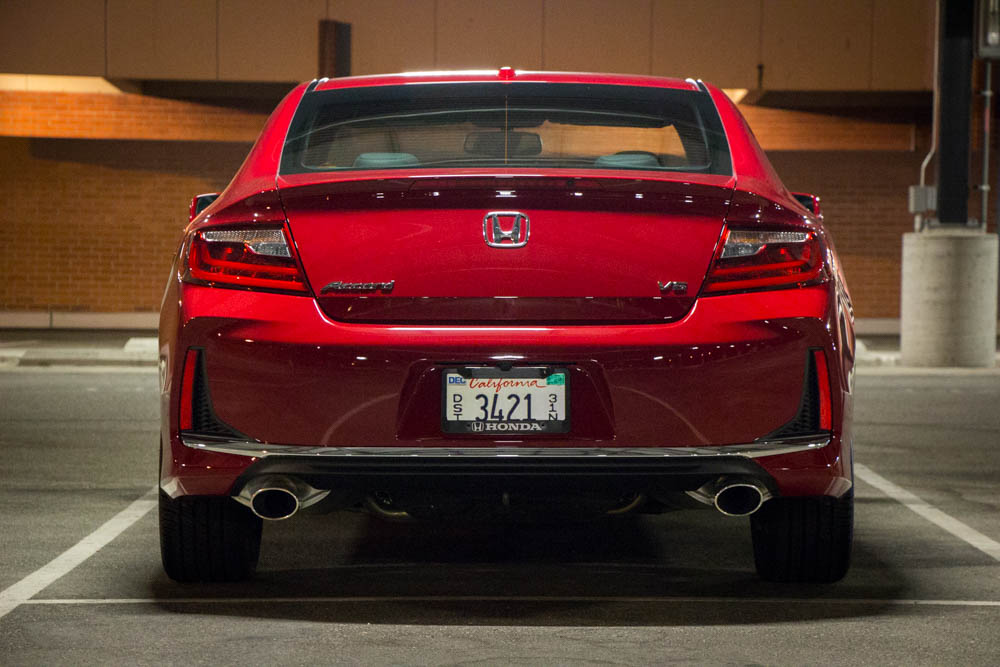 Rear view of the 2017 Honda Accord Coupe