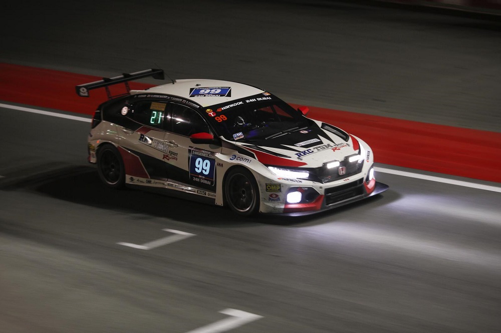 Honda Civic Type R Race Car Debuts At 24 Hours Of Dubai Honda Tech