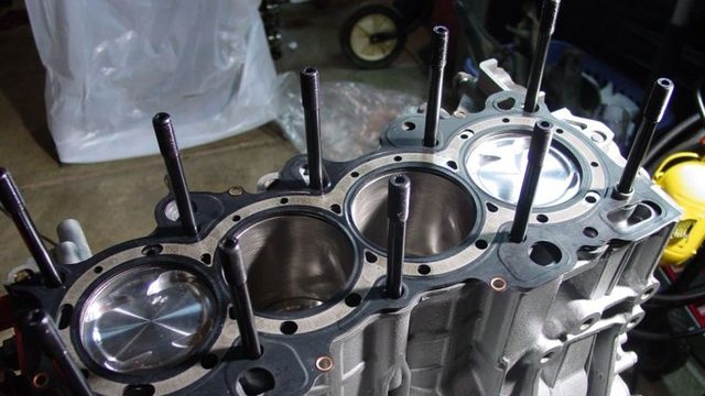 Honda Civic: How to Replace Blown Head Gasket