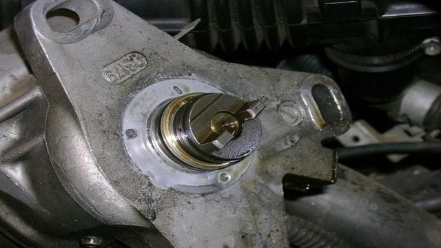 Honda Civic: How to Replace Distributor O-Ring