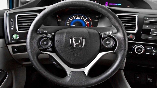Honda Civic: How to Wire Your Horn to a New Steering Wheel