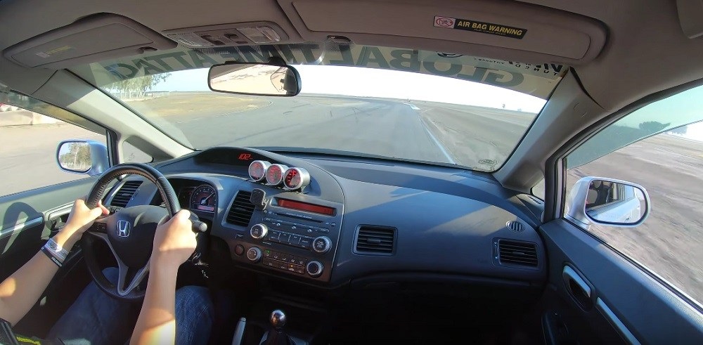All-motor Civic Si Throws Down at the Track