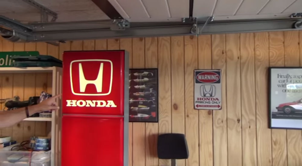 Red Honda Signage