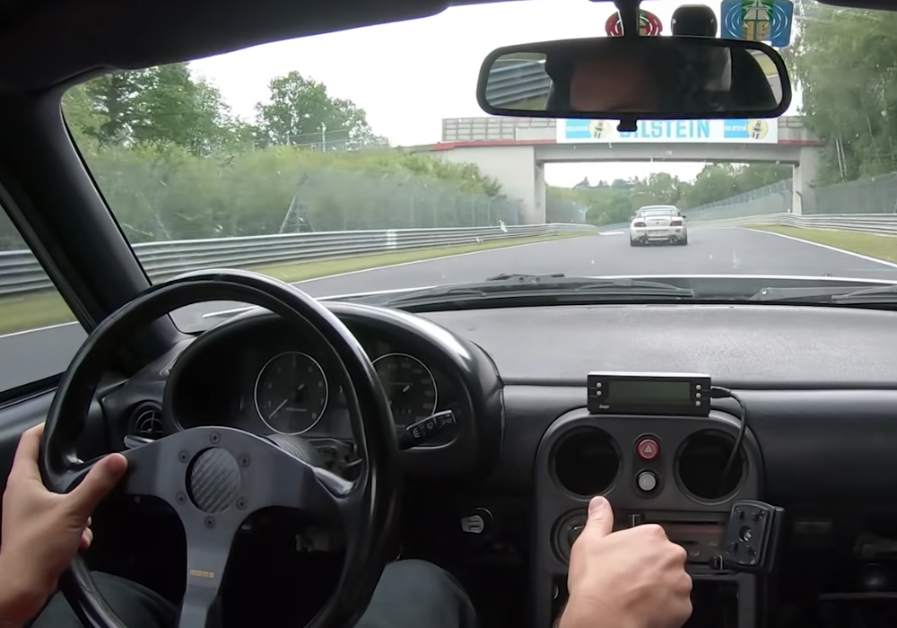 Honda S2000 Goes Wheel to Wheel with a Porsche GT3 RS