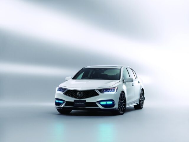 Honda Sensing Elite Will Overtake Vehicles & Return to its Original Lane